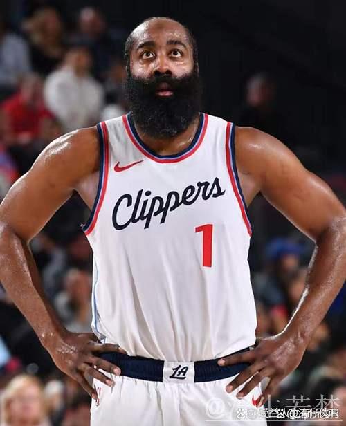 哈登称赞火箭重建成功，申京阿门小贾成长显著