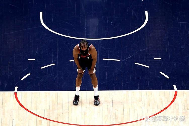 库里外线助攻 希尔德底角命中三分 库里外线助攻 希尔德底角命中三分